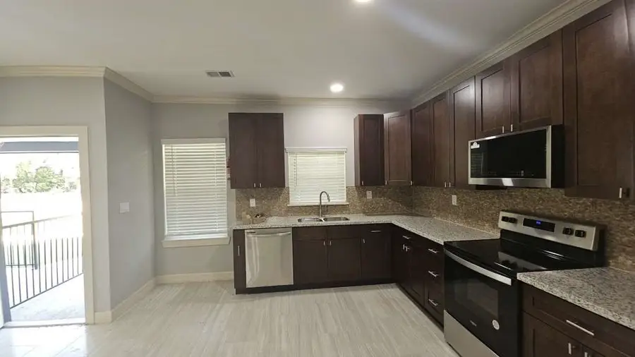 5802 Twisted Pine Court #E, Houston, TX 77039 - #3