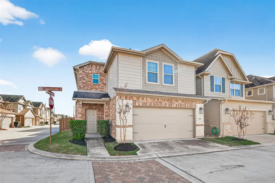 1912 Common Oak Drive, Houston, TX 77080 - Image #3