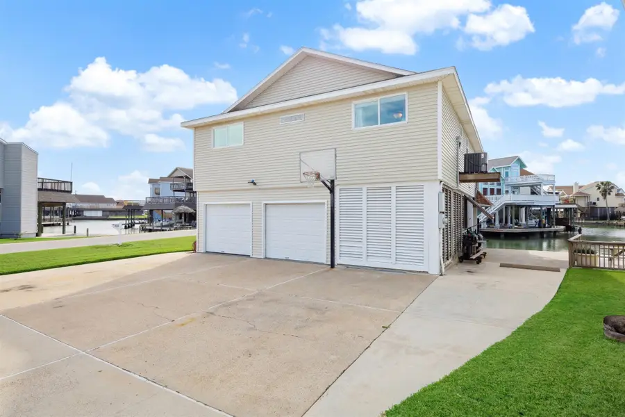 223 Easterly Drive, Tiki Island, TX 77554 - #3