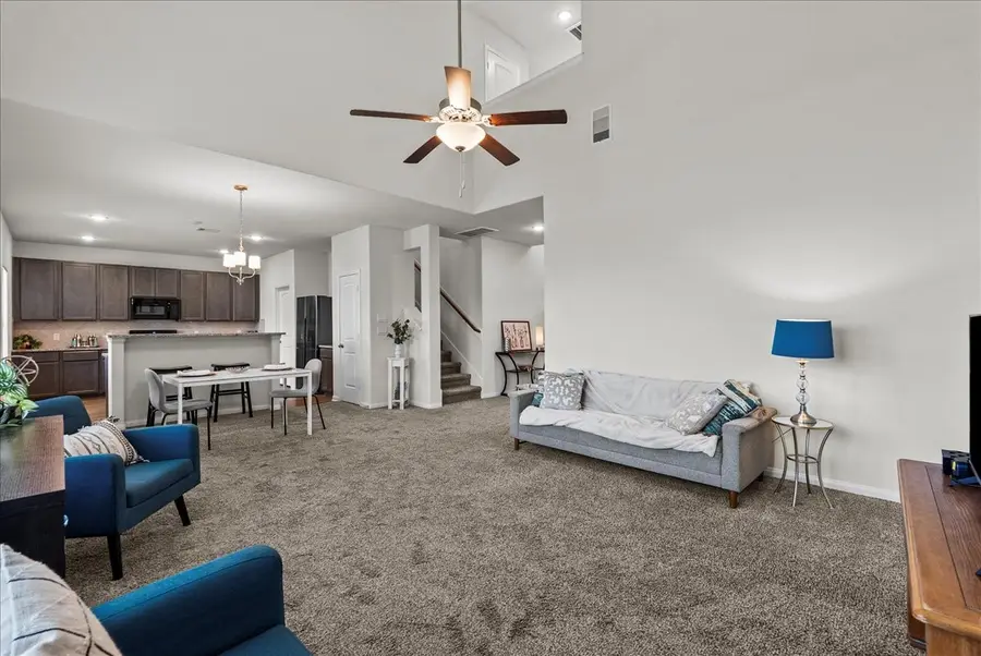 6738 Blimp Base Road, Hitchcock, TX 77563 - Image #2