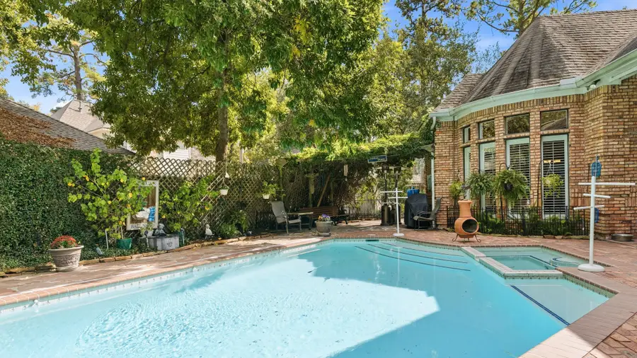 14 Highland Circle, The Woodlands, TX 77381 - Image #3