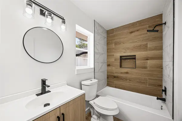 10259 Old Orchard Road, La Porte, TX 77571