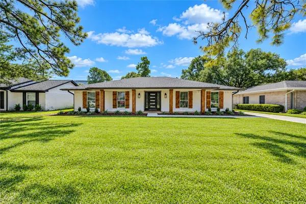 10607 Del Monte Drive, Houston, TX 77042