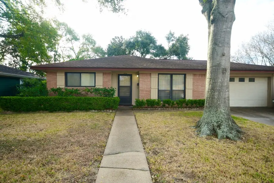 5703 Greencraig Drive, Houston, TX 77035 - Image #2