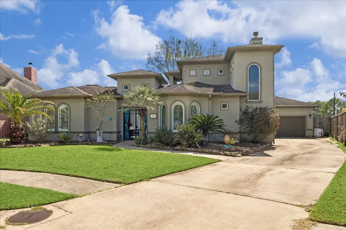 5920 Ruby Dr, Pearland, TX 77581 - #1