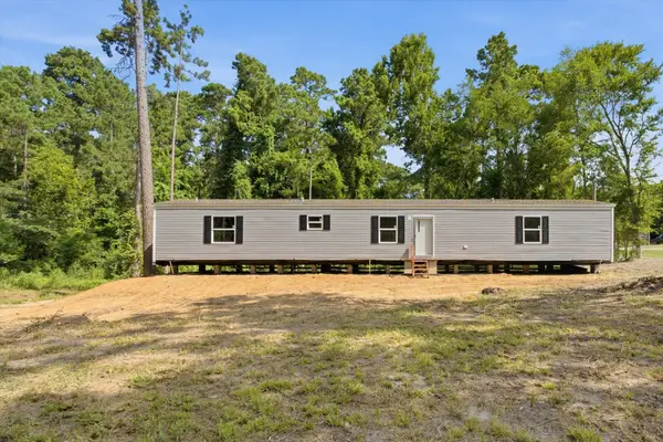 222 Moose Dr, Onalaska, TX 77360