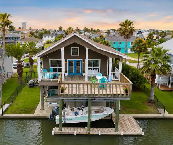 16602 Bahama Way, Jamaica Beach, TX 77554