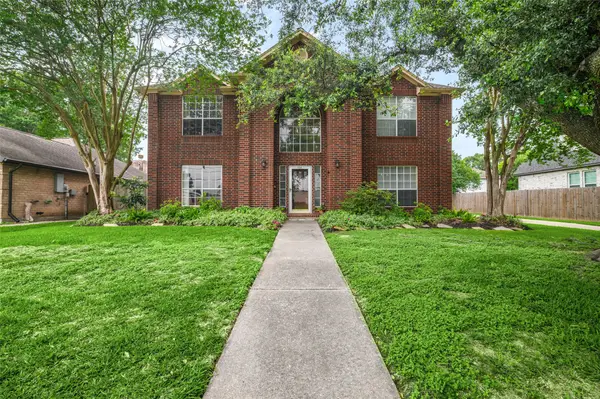 1735 Les Talley Drive, El Lago, TX 77586