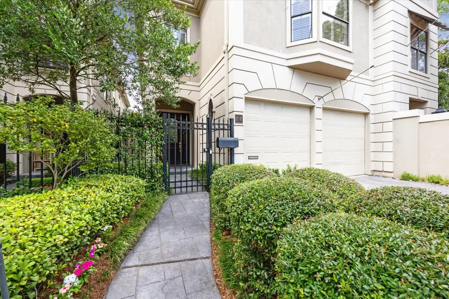 2 S Briar Hollow Lane #2, Houston, TX 77027 - #3