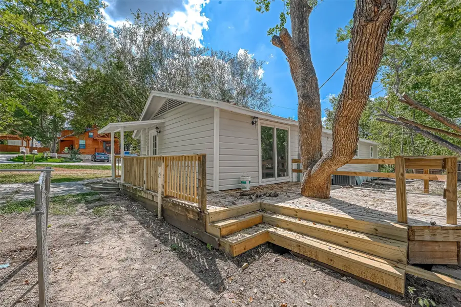 10694 Pine Street, Willis, TX 77318 - #2