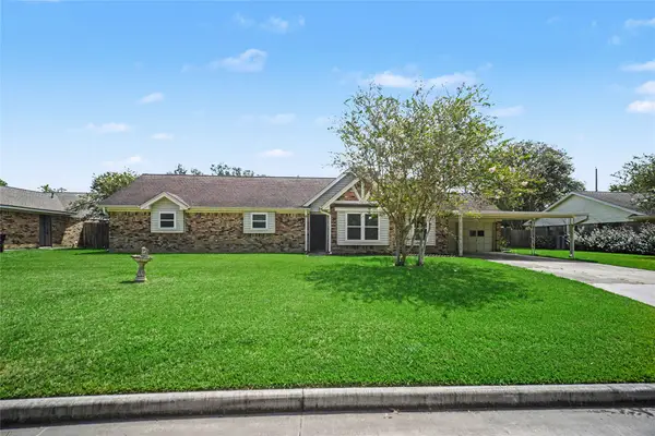 1909 Adams Street, Alvin, TX 77511
