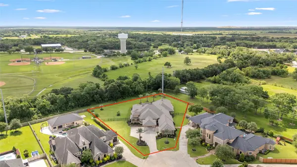 3020 Bridle Path, Friendswood, TX 77546