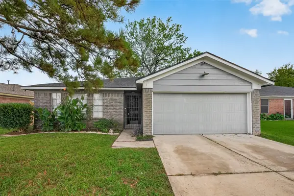 4718 Fairgreen Lane, Houston, TX 77048