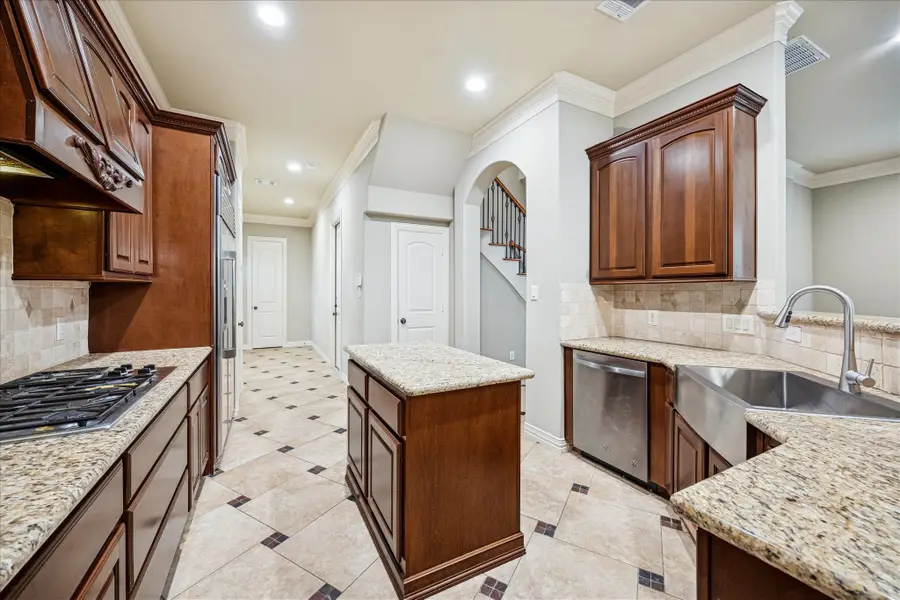 2 Schwab Lane, Houston, TX 77055 - Image #2