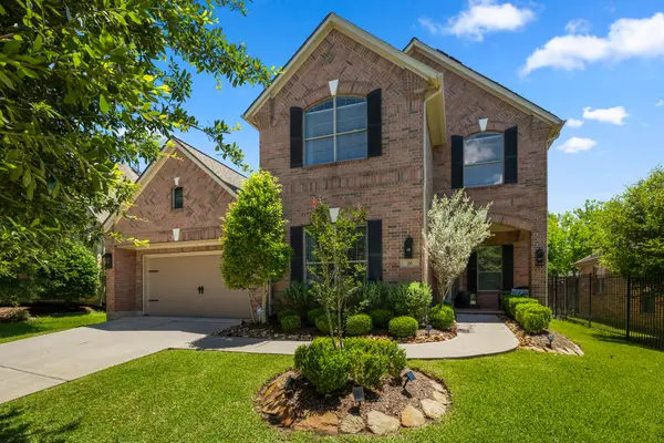 26 Winhall Place, The Woodlands, TX 77354