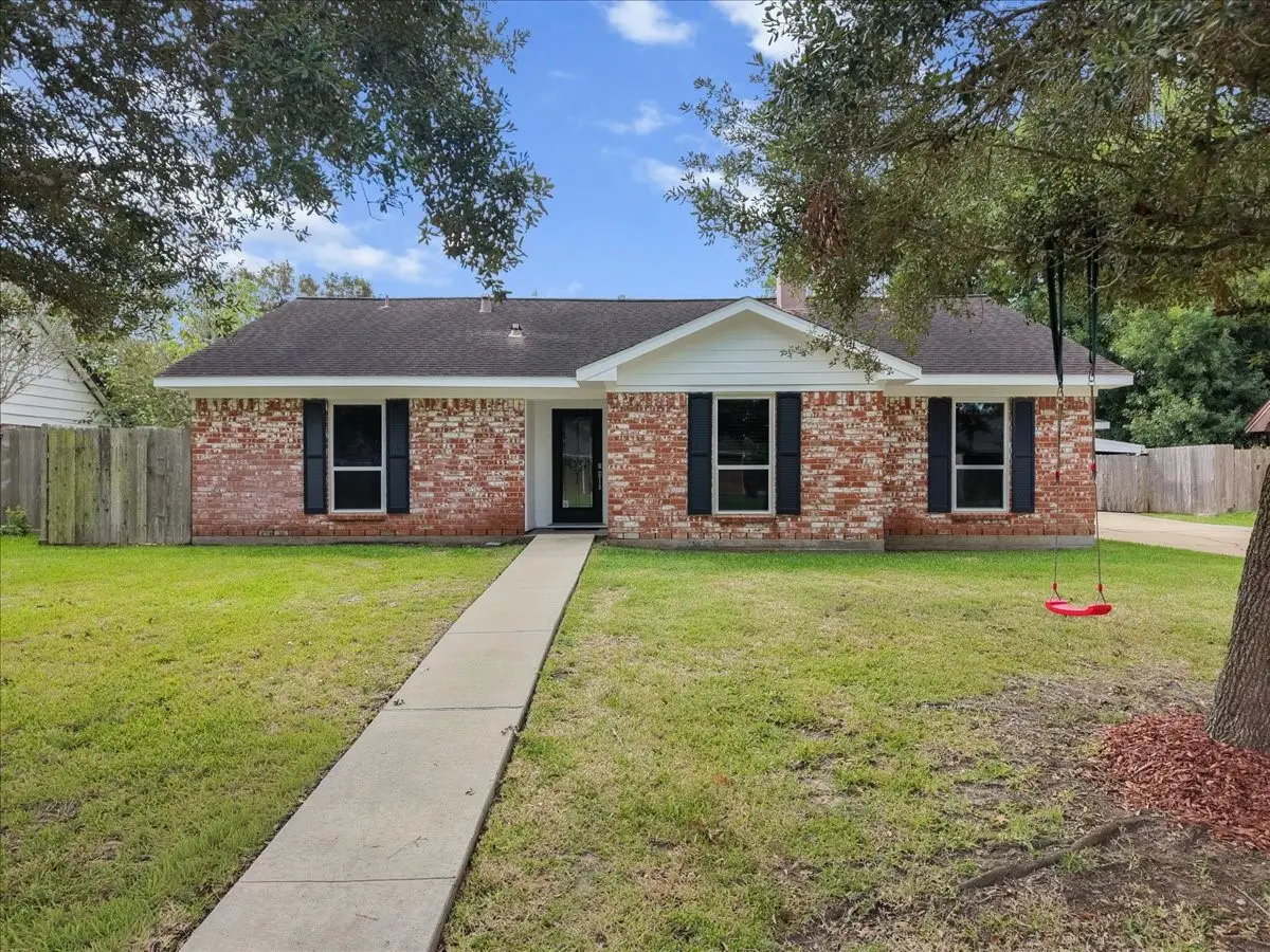 4910 Old Castle Lane, Dickinson, TX 77539 - #1