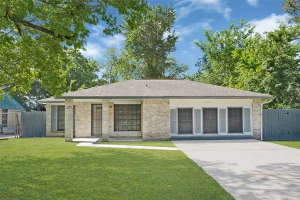 7026 Hedgewood Street, Houston, TX 77016