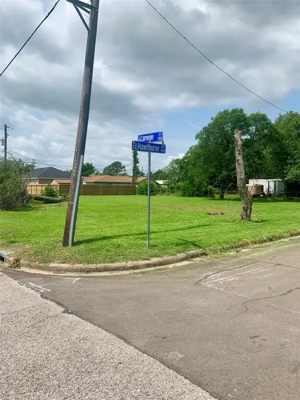 1301 Hawthorne Avenue, Baytown, TX 77520