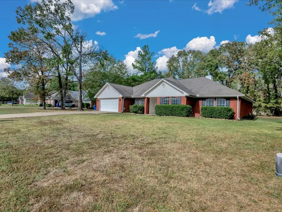 286 Hunters Glen Drive, Hudson, TX 75904 - Image #3