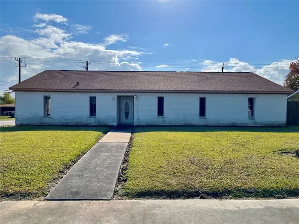 903 W 8th Street, Freeport, TX 77541