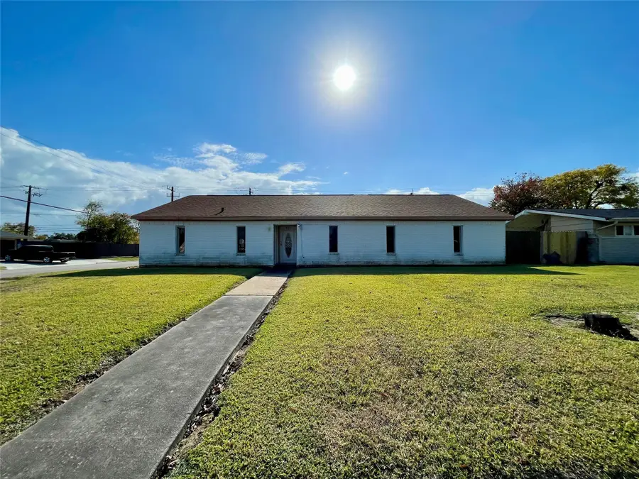 903 W 8th Street, Freeport, TX 77541 - Image #2