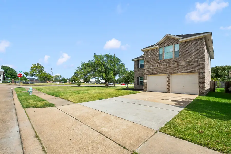 101 Cacao Street, Lake Jackson, TX 77566 - #3