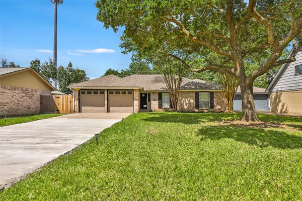 17711 Smooth Rock Falls Drive, Spring, TX 77379
