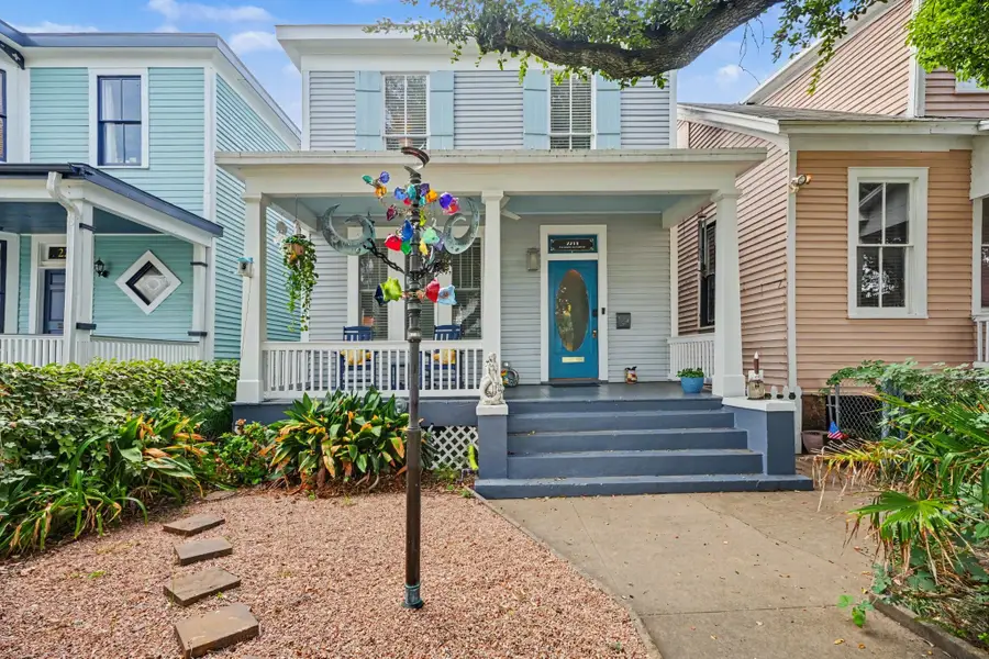 2211 Bernardo De Galvez Avenue, Galveston, TX 77550 - #2