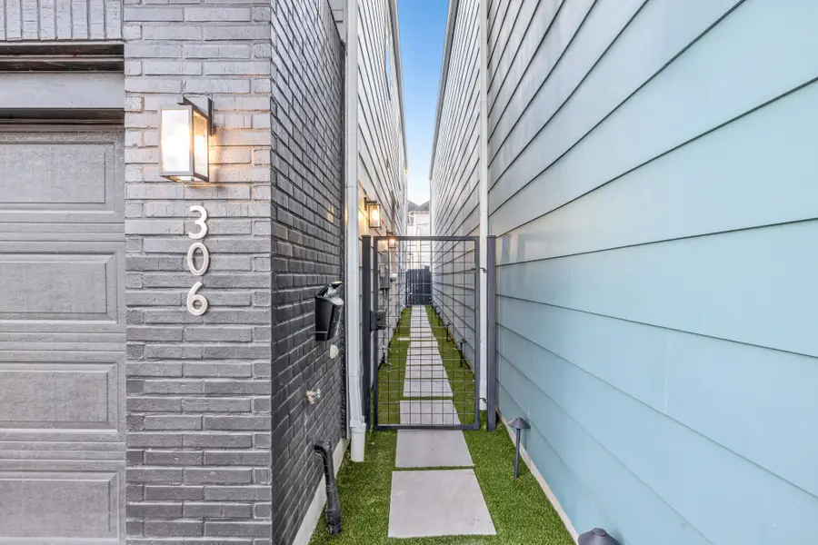 306 E 27th Street, Houston, TX 77008 - #2