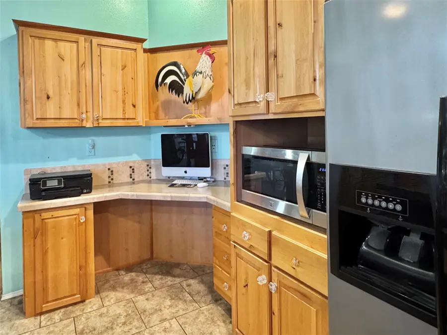 674 County Road 447, Waelder, TX 78959 - #3