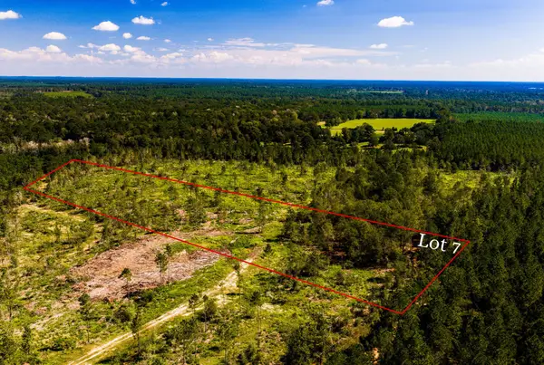 007 Buddy Lloyd Rd, Livingston, TX 77351