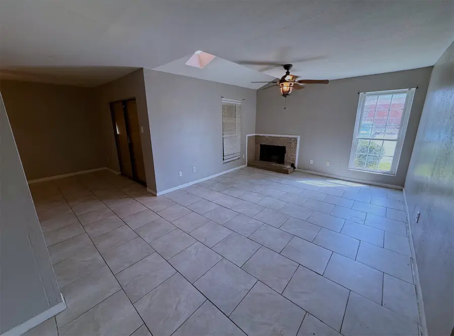 9090 S Braeswood Boulevard #21, Houston, TX 77074 - Image #3