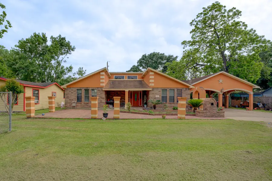 316 Hickman Lane, Angleton, TX 77515 - #2