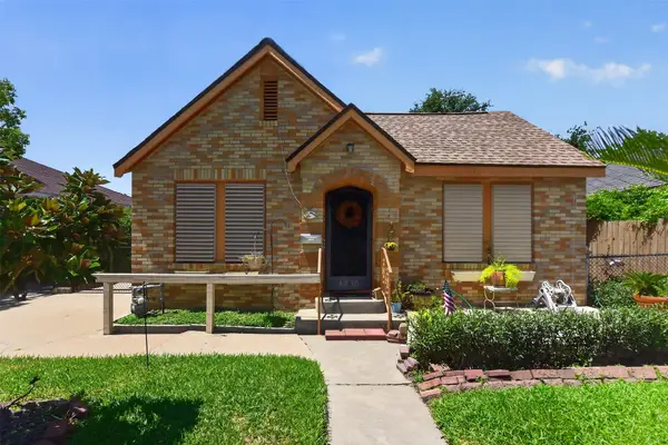 4830 Houston Drive, Galveston, TX 77551