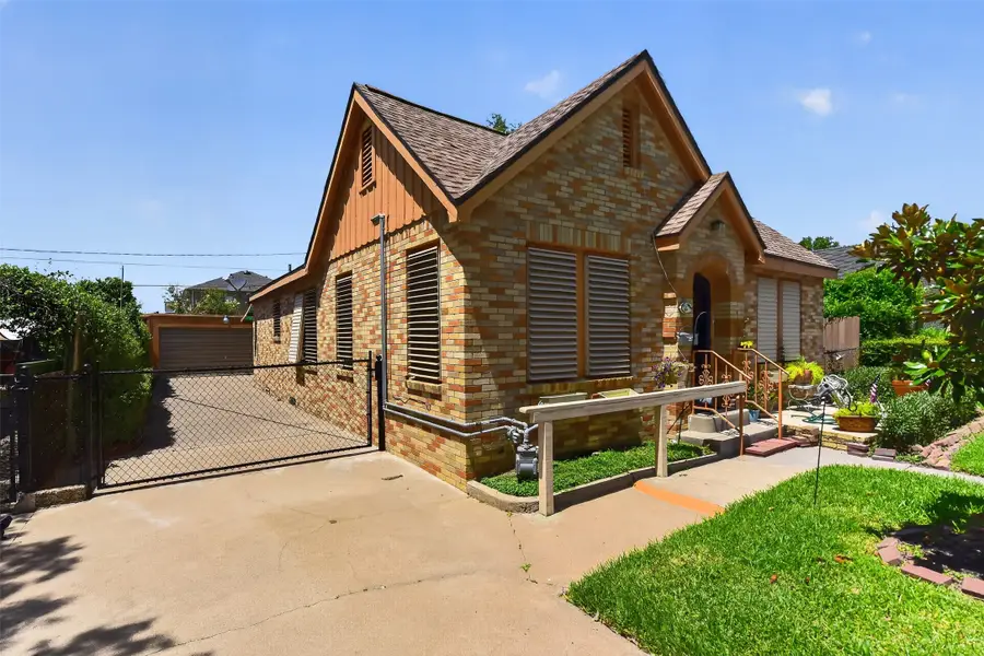 4830 Houston Drive, Galveston, TX 77551 - #2