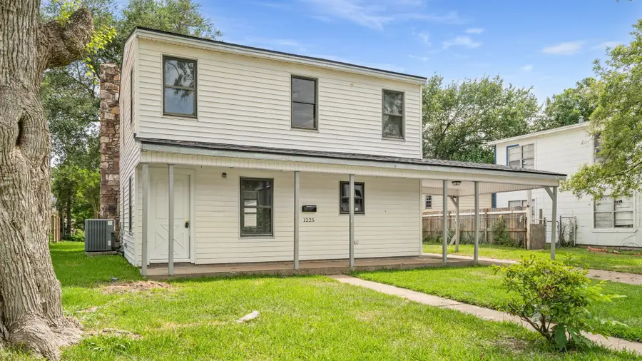 1225 3rd Avenue N, Texas City, TX 77590 - #2