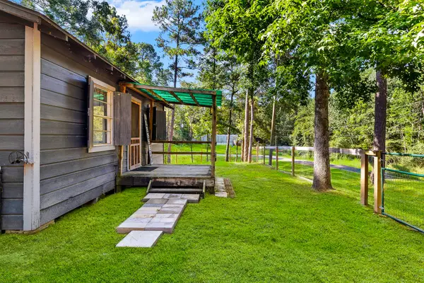 126 Pine Ridge, Onalaska, TX 77360