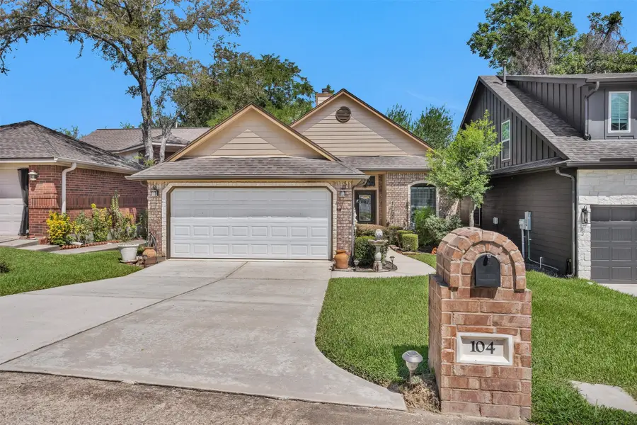 104 Harbour Town Circle, Conroe, TX 77356 - #2