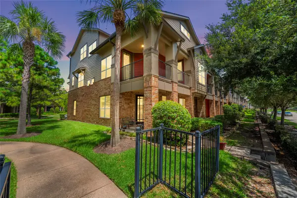 403 Marina View Drive, Webster, TX 77598