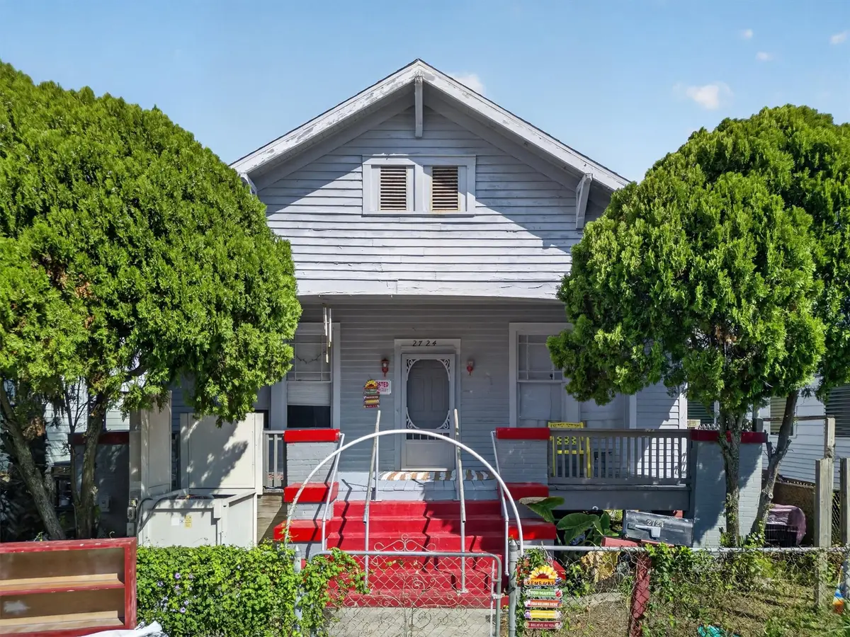 2724 Avenue P 1/2, Galveston, TX 77550 - #1