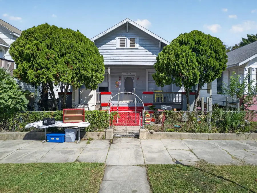 2724 Avenue P 1/2, Galveston, TX 77550 - #2