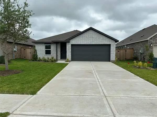 2127 Mosaic Valley Court, Angleton, TX 77515