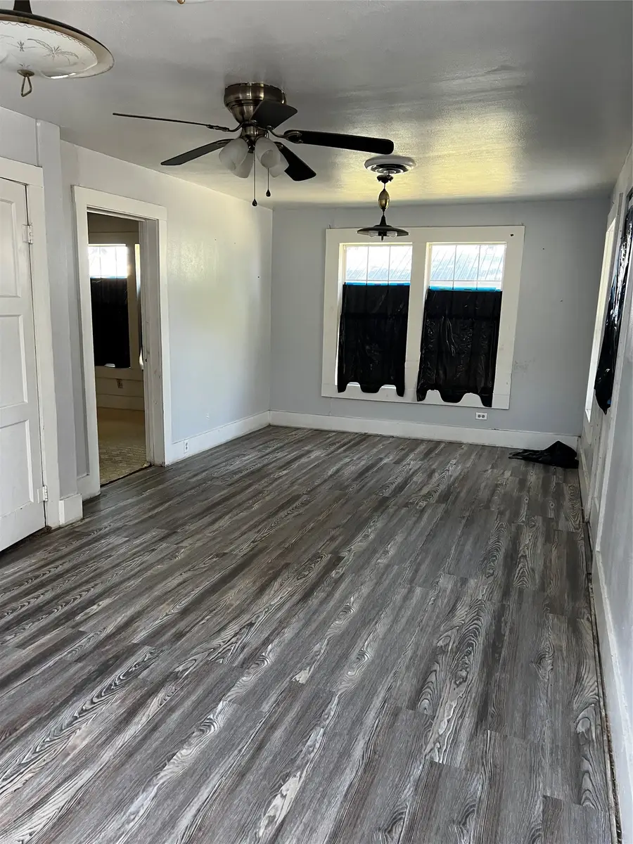 615 N Fourth St, Ganado, TX 77962 - #3