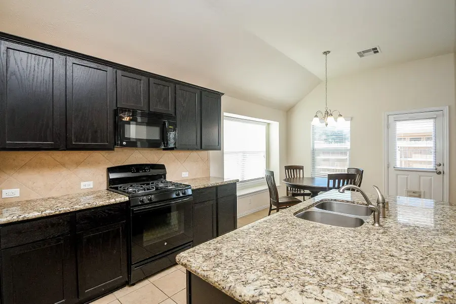 1516 Meadow Wood Drive, Pearland, TX 77581 - Image #2