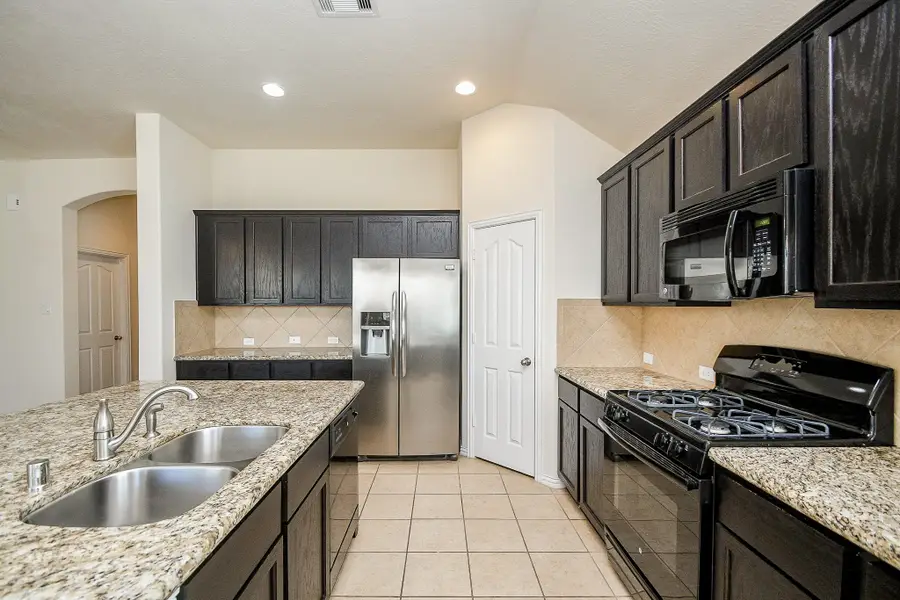 1516 Meadow Wood Drive, Pearland, TX 77581 - Image #3