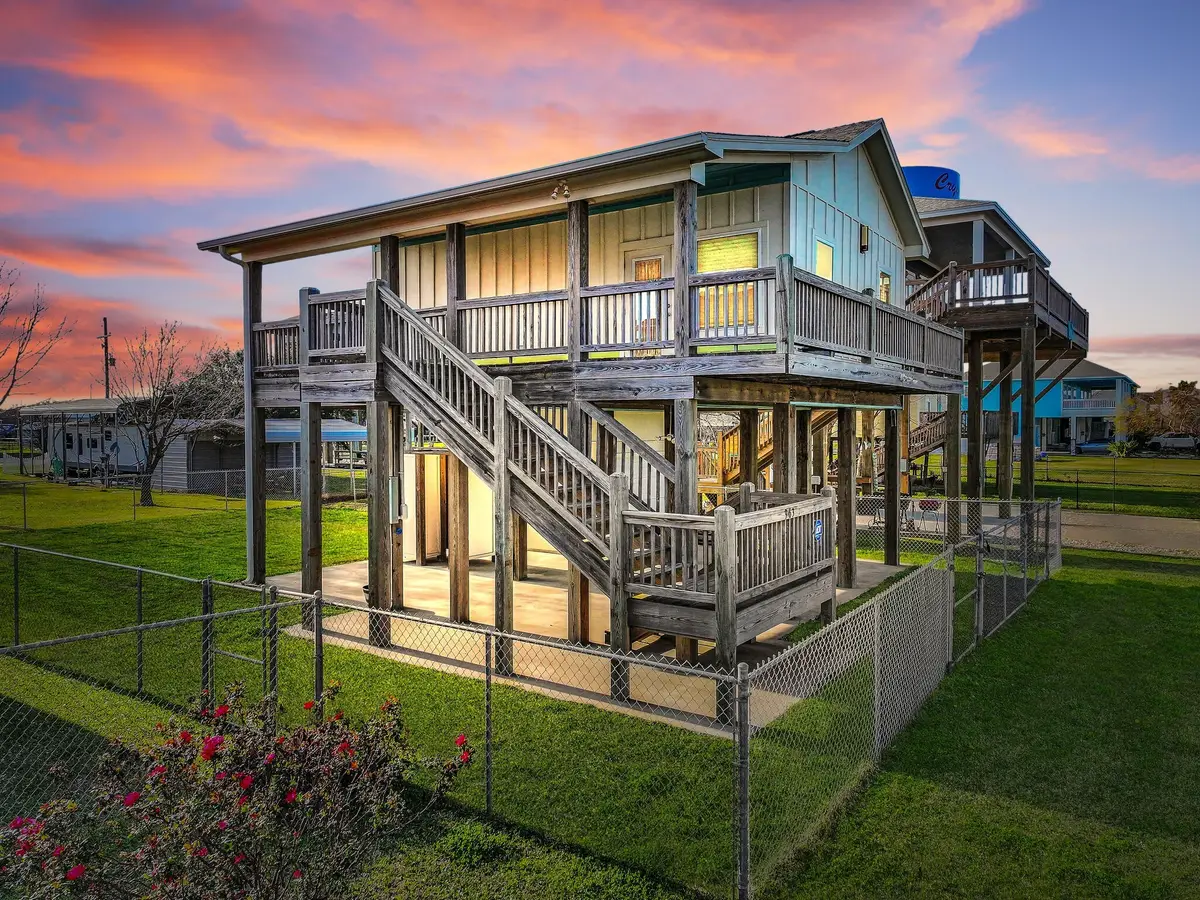 963 Verdia W, Crystal Beach, TX 77650 - #1