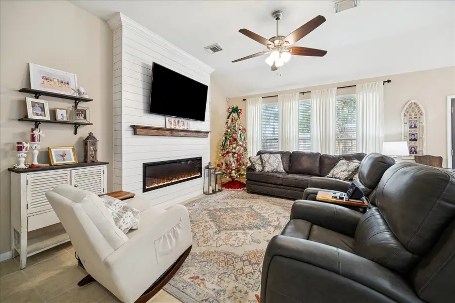 14038 Spring Mountain Lane, Houston, TX 77044 - Image #3