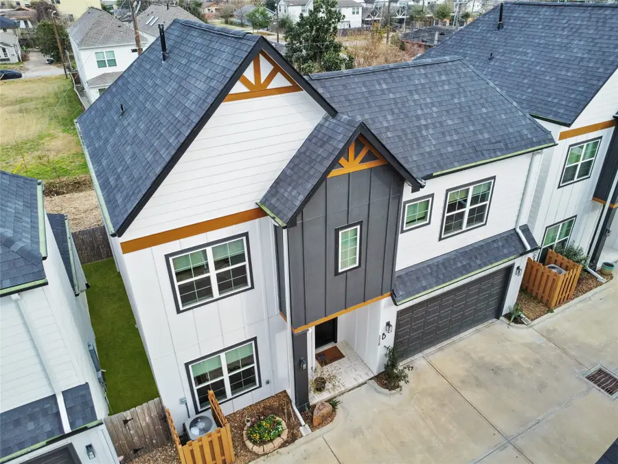 303 Blueberry Street #B, Houston, TX 77018 - #2