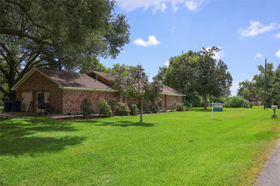 318 Peach Point, Jones Creek, TX 77541 - #3