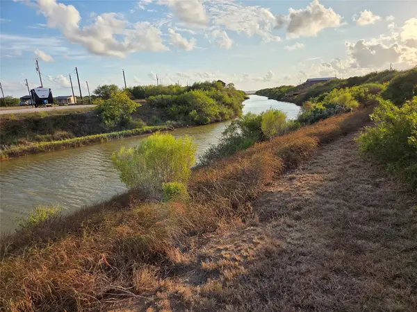 0 Porpoise Dr, Palacios, TX 77465